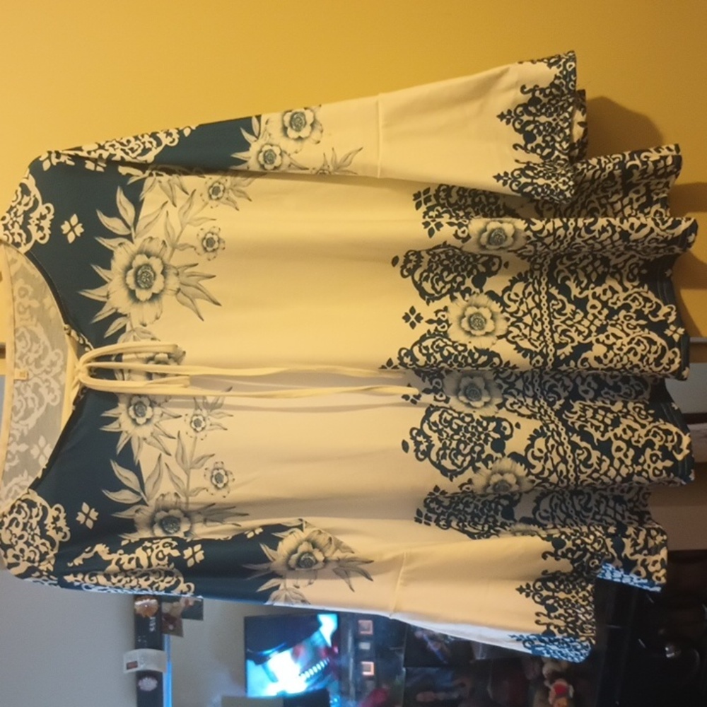 Blue and white with flowers and bow in front, size 2XL